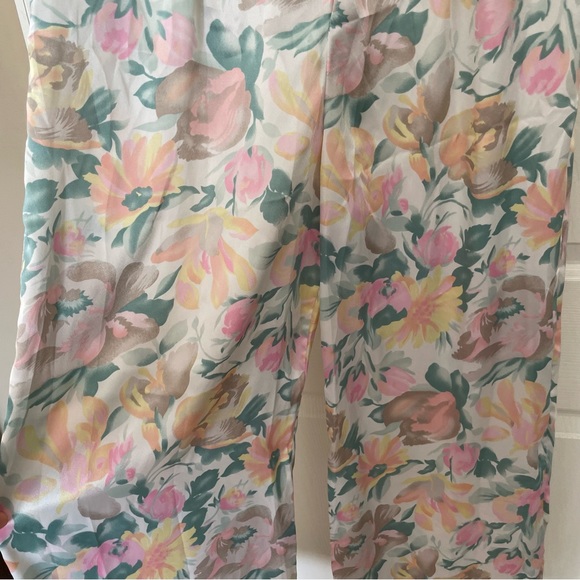 Vintage silky floral double breasted jumpsuit, Five to Nine Vanity Fair, size M - Picture 4 of 5